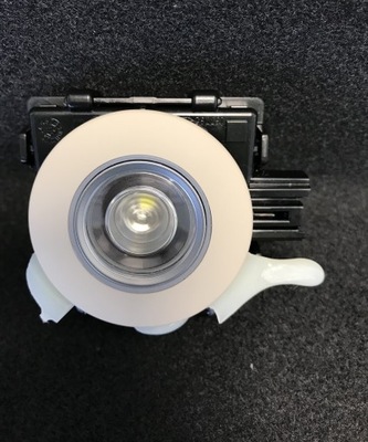 Vw touareg iii 3 лампа стельовий led 4m0947291 фото №1