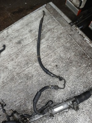 Audi a8 d4 шланг підсилювача фото №1