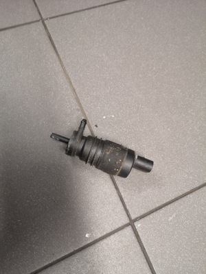 Помпа распылителя audi a8 d3 3d0955681 фото №1