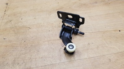 Ролик дверь l.t av11r25029ad ford b-max 14r фото №1