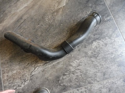 Труба воздуха volvo s60 i 2.5 8674836 фото №1