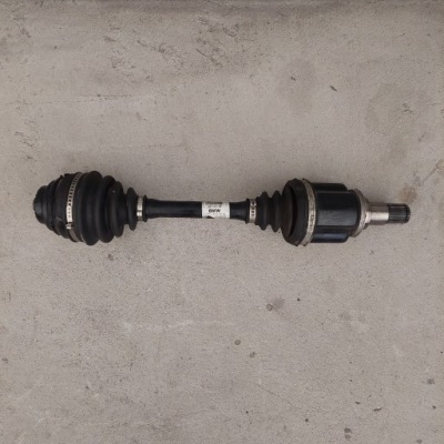 Bmw x1 f48 2.0d приводной вал левая 8611937 фото №1