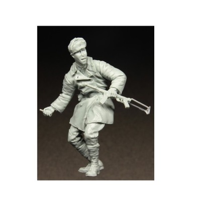 Radziecki Żołnierz z Granatem 1/35 Stalingrad