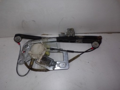 Підйомник скло правий перед bmw e39 фото №1