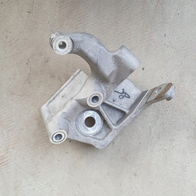 Кронштейн двигуна volvo s90 фото №1