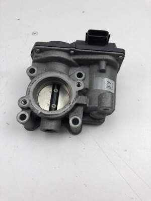 Renault megane iv 1.2 tce дроссельная заслонка 161206038r фото №1