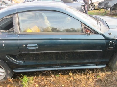 Двері праве перед ford mustang iv 93-99 gt фото №1