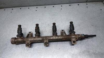 Молдинг упорскування hyundai matrix i 05r 1.6b фото №1