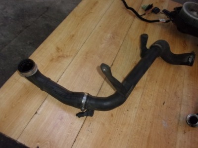 Seat ibiza iv 6j труба шланг интеркулер 1.4 tdi фото №1