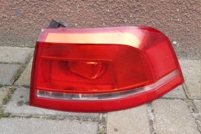 VW PASSAT B7 UNIVERSAL FARO DERECHA PARTE TRASERA 3AF945096E  