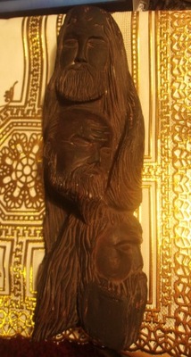 Stara drewniana rzeźba - 3 brodaczy