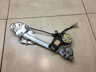 Підйомник скло лівий задня mazda 626 iv ge 2 pin фото №1