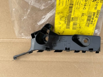 Mazda 3 iii левый направляющая бампера перед передний фото №1