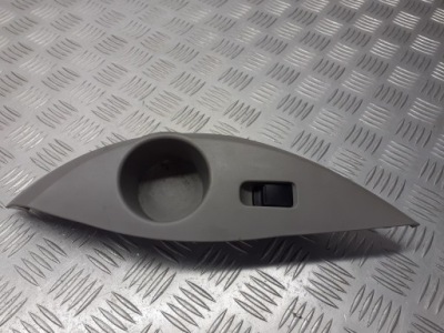 Панель стекло левый задняя mitsubishi grandis 8608a024 фото №1