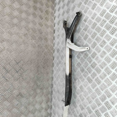 Верхній частина поперечина передній toyota фото №1