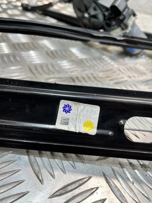 Подъемник стекло дверь перед правый skoda karoq 17- фото №1