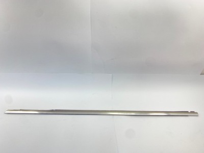 Молдинг уплотнитель левая прокладка наружная левый передний mercedes w140 хром фото №1