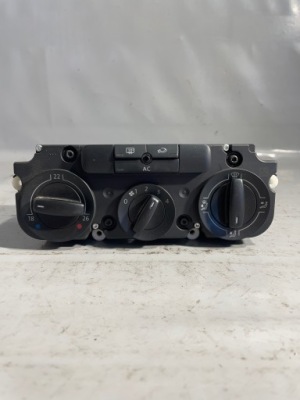 Volkswagen passat b6 панель обдув кондиціонера 74730960 фото №1