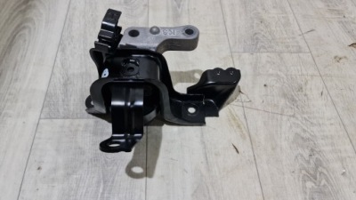 Toyota yaris cross кронштейн подушка двигателя гибрид nowa правая фото №1