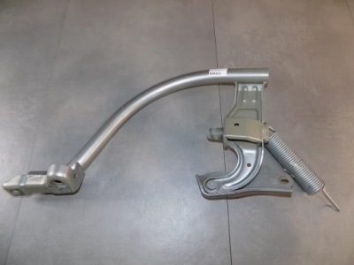 Vw passat b8 петля кришки правий 3g5827302a фото №1