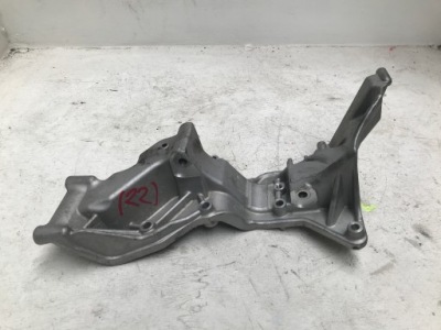 Volvo v60 кронштейн двигателя генератора 31367268 фото №1