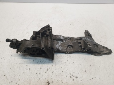 Кронштейн генератора vw passat b8 2.0 tdi 04l903143d фото №1