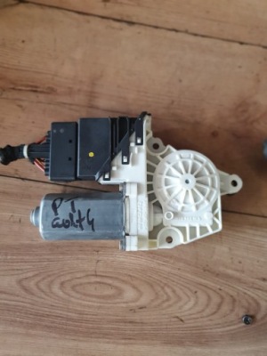 Моторчик підйому вікон правий задня golf 4 фото №1