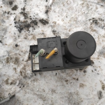 Помпа замка центрального audi a3 8l 8l0862257l фото №1