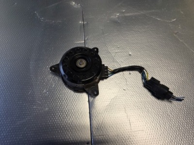 Nissan note e12 13- двигун вентилятора радіатора фото №1