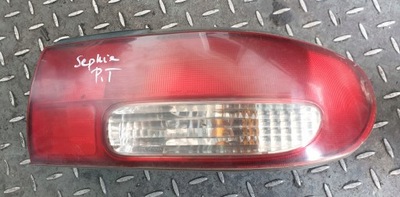 Лампа правий задня kia sephia i sedan фото №1