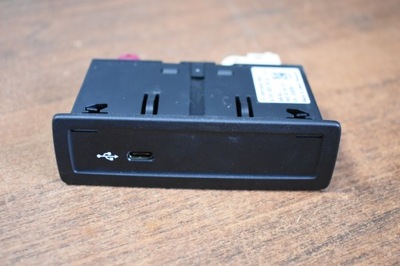 Idealny панель з'єднувач usb-c mercedes 1 фото №1