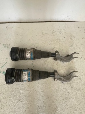 Амортизатор правый перед audi etron 4ke фото №1