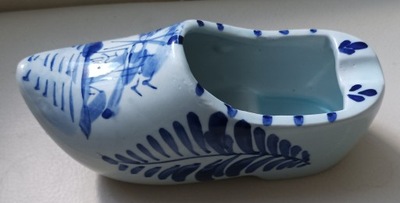 Popielniczka ceramiczna - bucik Sygnatura