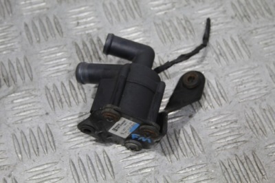 Помпа воды bmw 5 f10 f11 9230235 фото №1