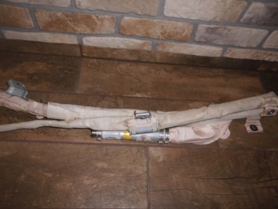 Mazda 2 najnowsza шторка безпеки права сторона фото №1