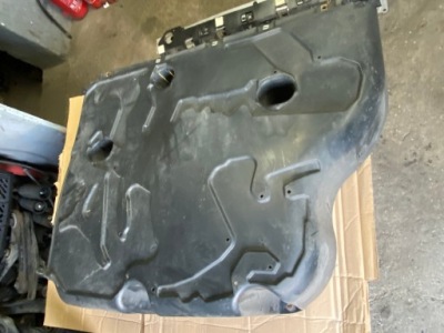 Захист підвіска citroen c4 picasso ii 9675498980 фото №1