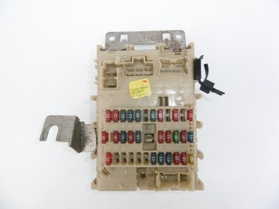 Коробка запобіжників nissan almera tino фото №1