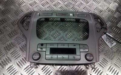 Панель обдув рамка радіо mk4 7s7t18c612af фото №1