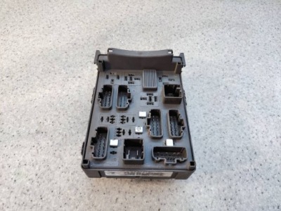 Коробка предохранителей реле renault laguna 2 2 1.9 dci f9q 2004r фото №1