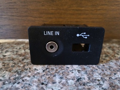 Ford mustang vi - gniazdu usb / cinch line in фото №1