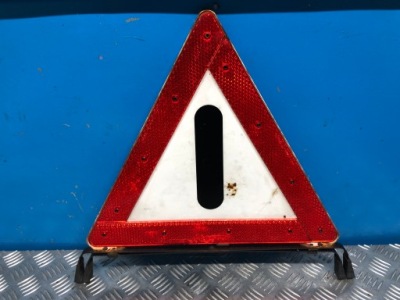 Mercedes w124 sedan трикутник попереджувальний 0005905412 фото №1