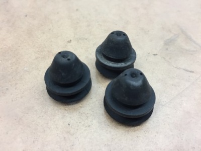 Citroen c3 iii кронштейн резиновый элемент радиатора фото №1