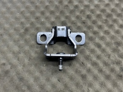 9813972480 петля кришки задній peugeot citroen фото №1