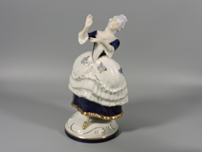 Figurka porcelana Royal Dux Dama Rococo Gentelman 1960