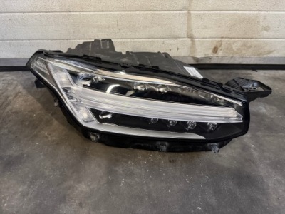 Volvo xc90 ii lift лампа правая full led 31655703 фото №1