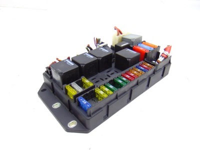 Коробка запобіжників yqe500370 land rover range l322 фото №1