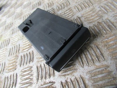 Audi a3 8p бардачок 8p0941561f фото №1