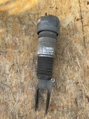 Porsche panamera 970 амортизатор левый 97034305108 фото №1