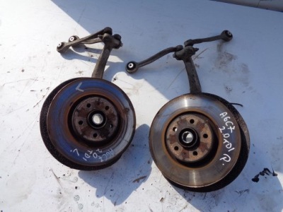 Поворотный кулак левый перед audi a6 c7 2.0 tdi фото №1