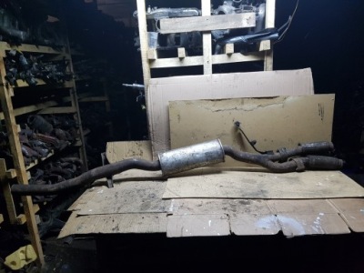 Гасник середній bmw e39 фото №1